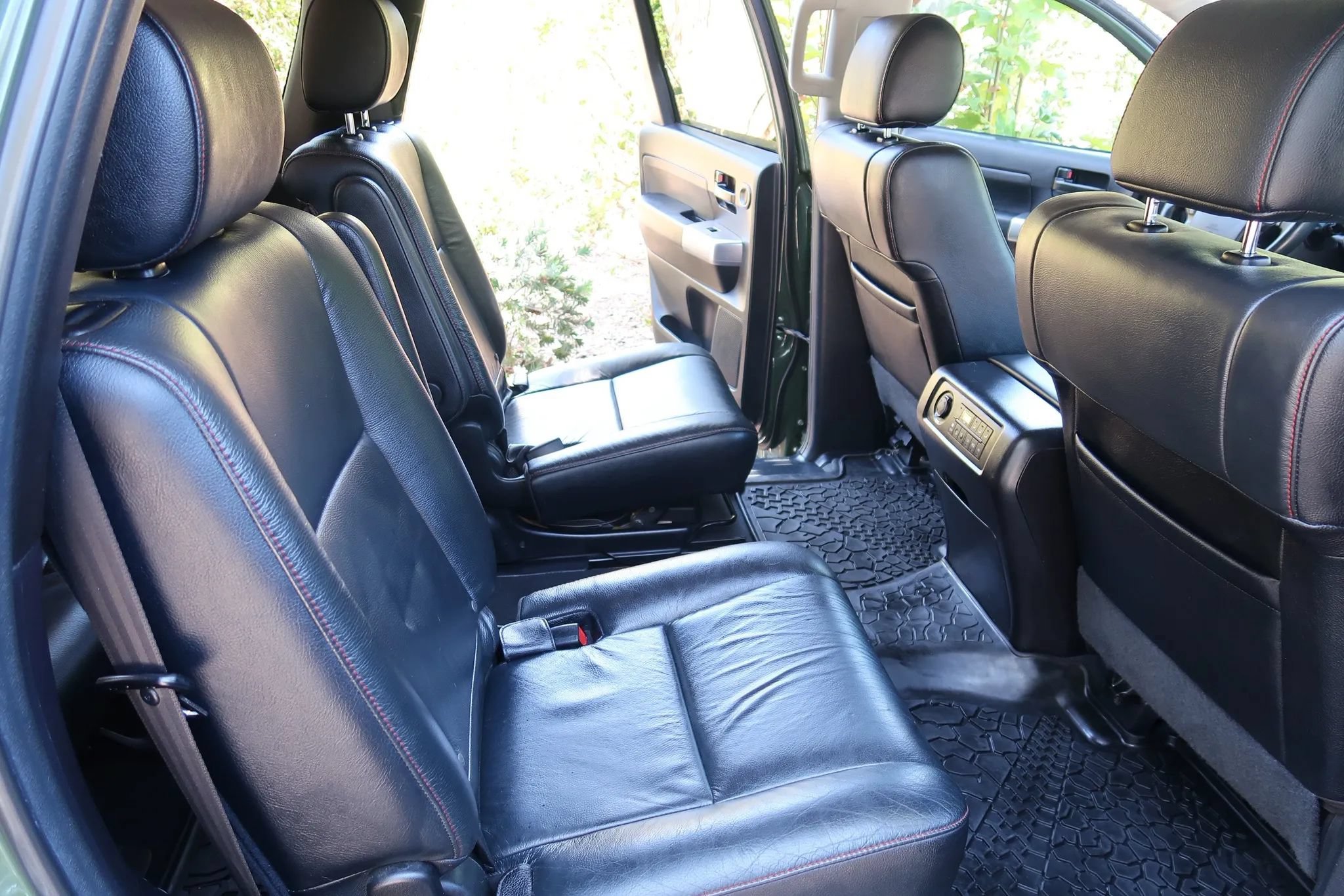Used 2020 Toyota Sequoia TRD Pro AWD/4WD image 34