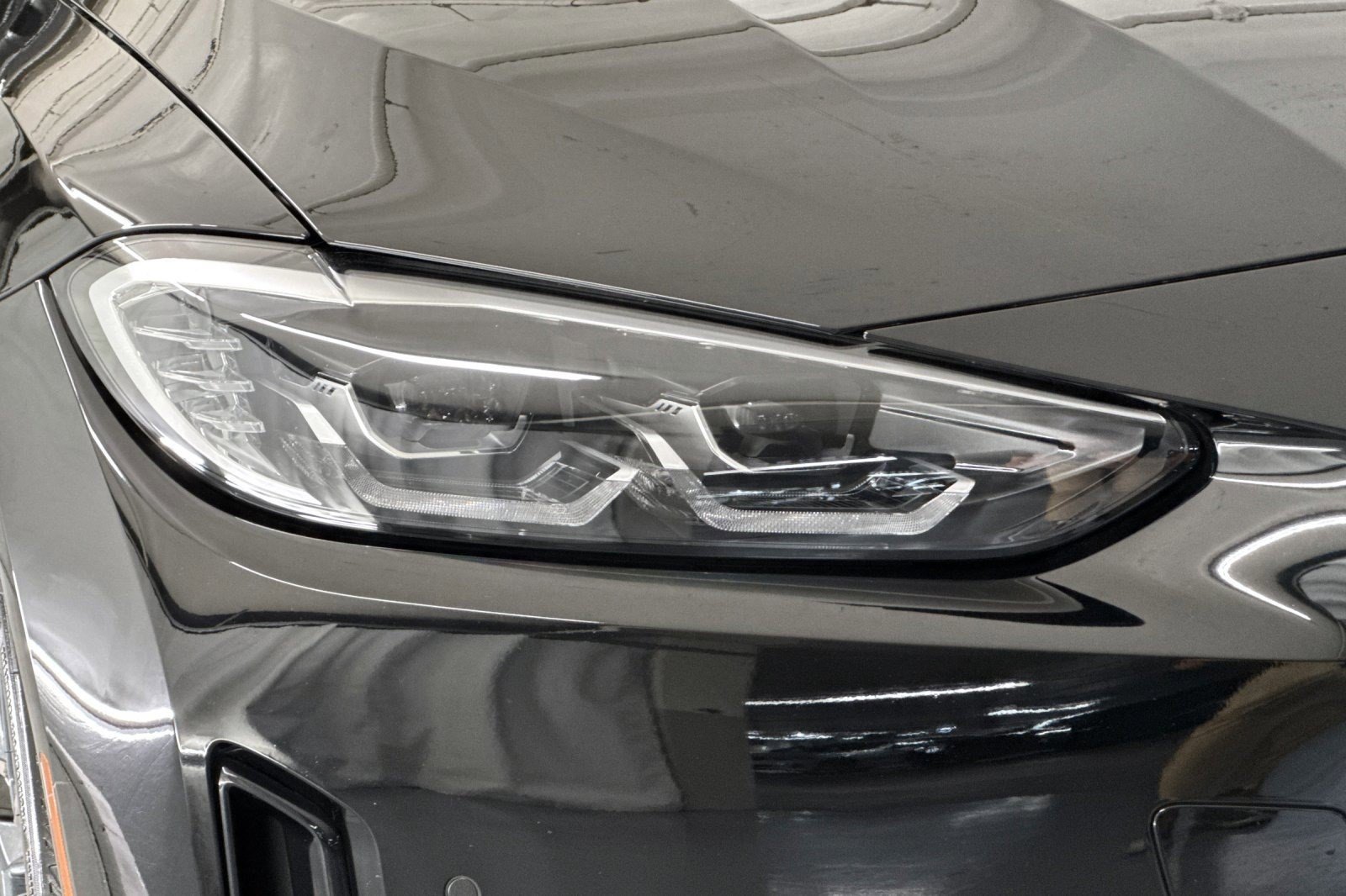 Used 2023 BMW i4 eDrive35 RWD image 11