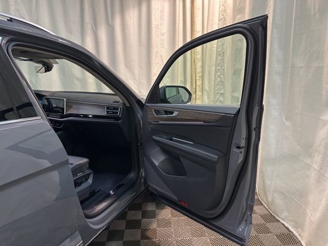 New 2026 Volkswagen Atlas SEL Premium R-Line image 36