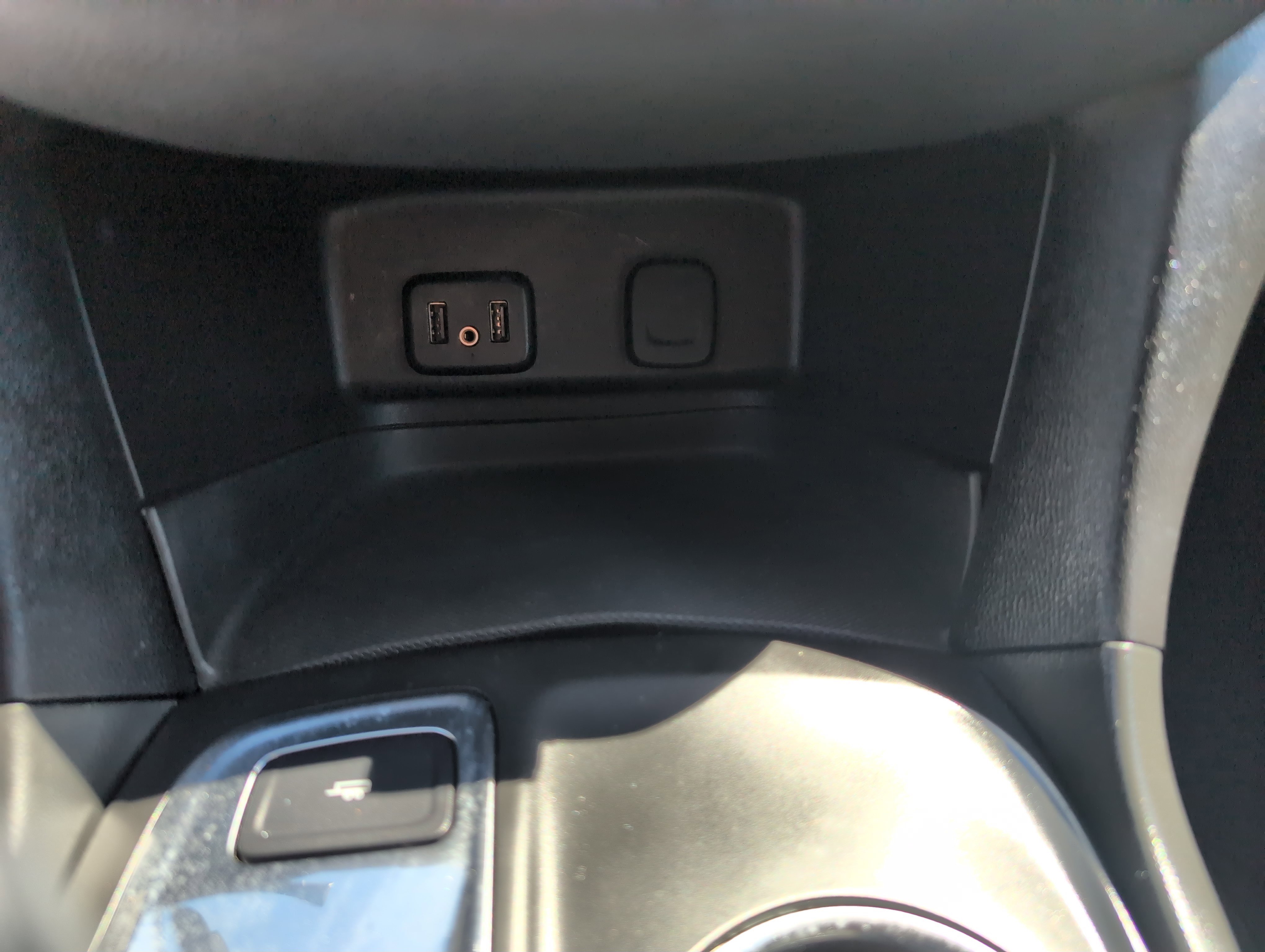 Used 2018 Chevrolet Equinox LT FWD image 26