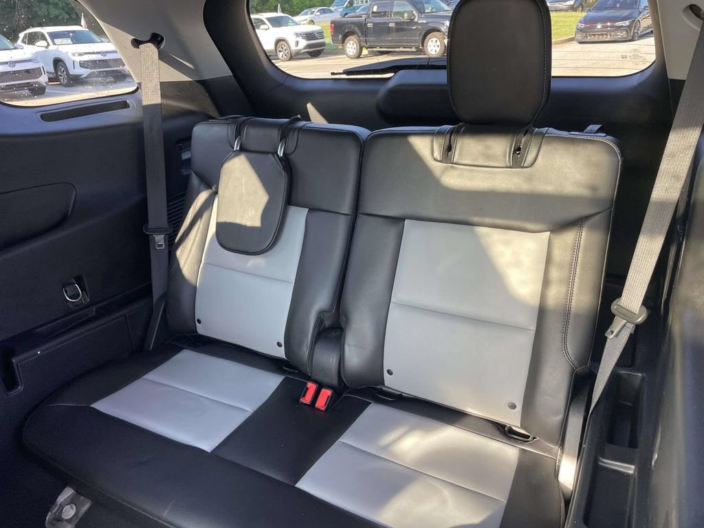 Used 2022 Ford Explorer XLT w/ Equipment Group 202A RWD image 13