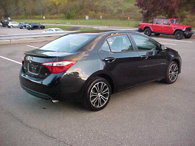 Used 2015 Toyota Corolla S image 11