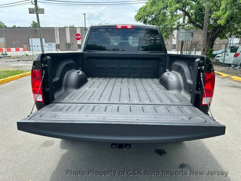 Used 2018 RAM 1500 Express w/ Black Ram 1500 Express Group AWD/4WD image 25