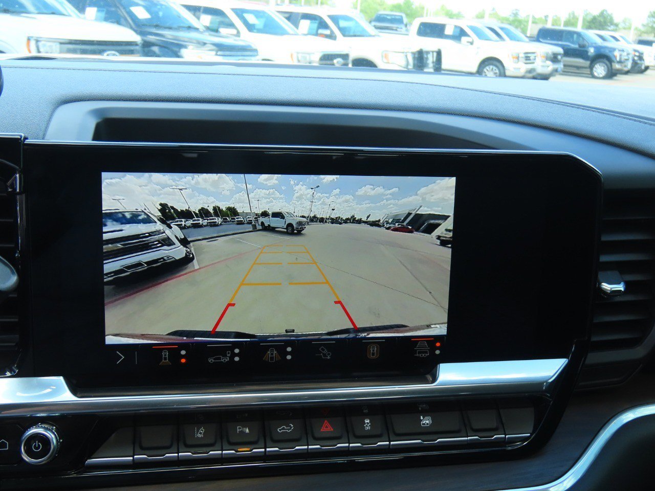 Used 2025 GMC Sierra 2500 SLT w/ SLT Convenience Package image 30