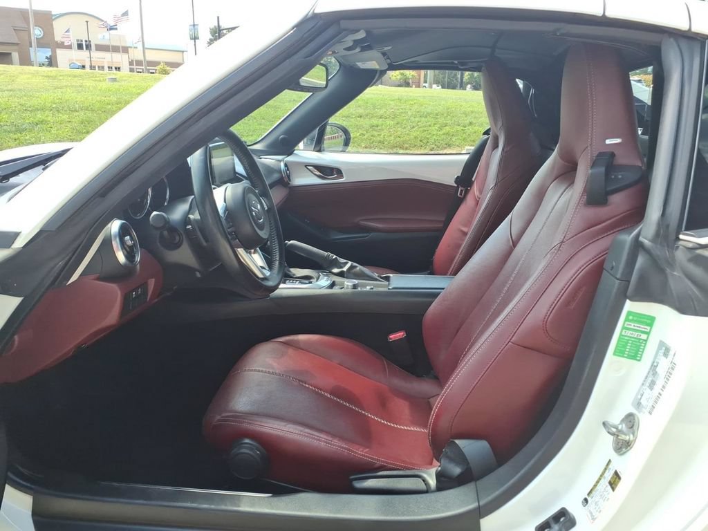 Used 2020 MAZDA MX-5 Miata RF Grand Touring RWD image 13