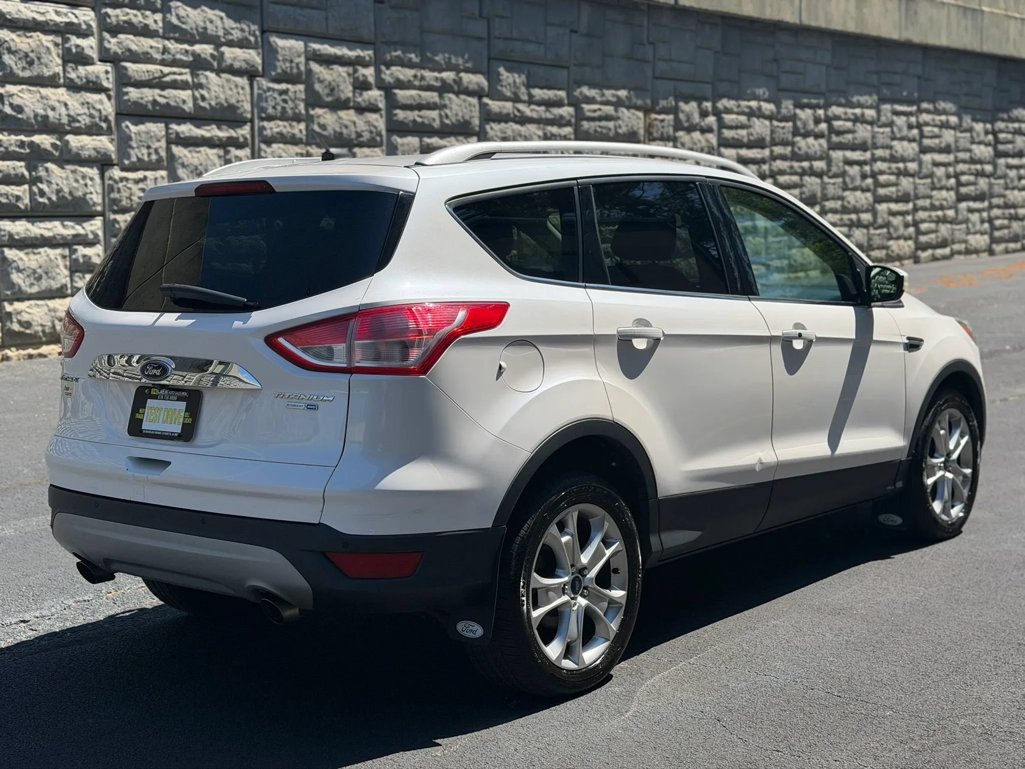 Used 2016 Ford Escape Titanium AWD/4WD image 7