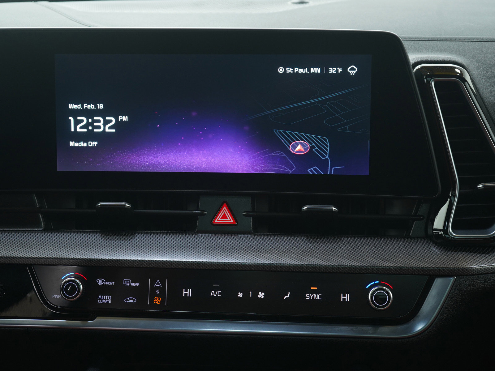 Used 2025 Kia Sportage SX image 18