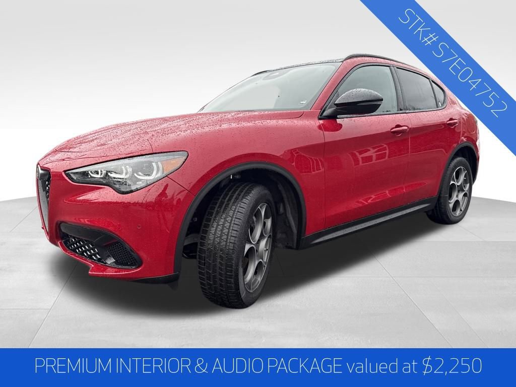 New 2025 Alfa Romeo Stelvio Sprint image 3
