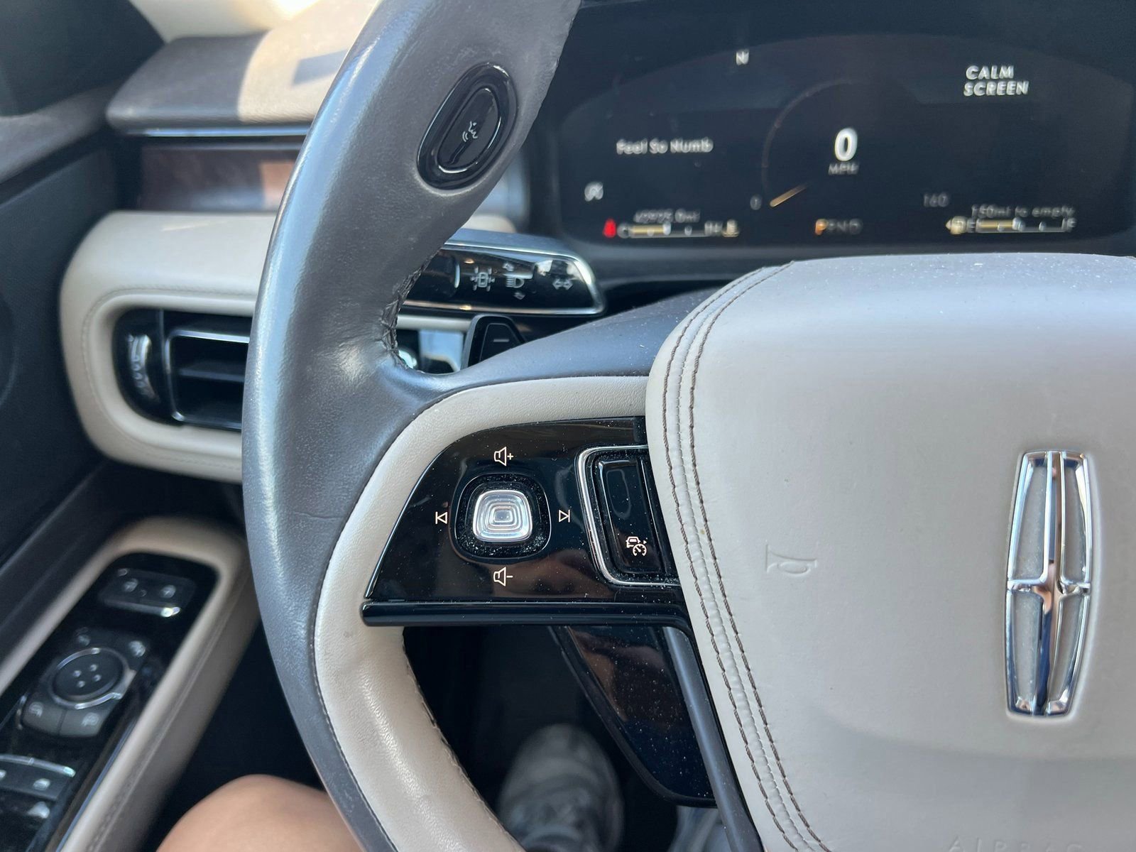 Used 2022 Lincoln Aviator Reserve w/ Equipment Group 201A AWD/4WD image 29