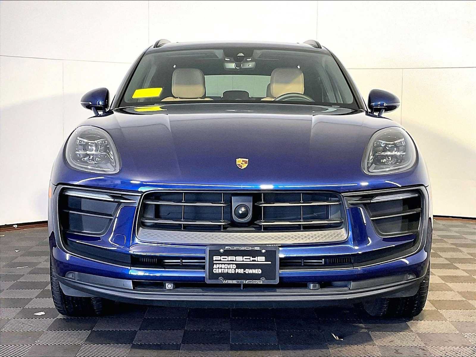Certified 2024 Porsche Macan AWD/4WD image 10