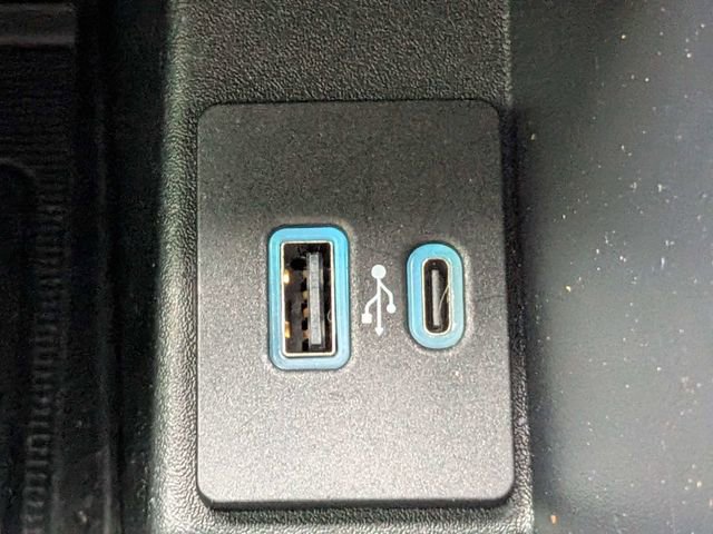 Used 2024 Ford Edge ST-Line image 23