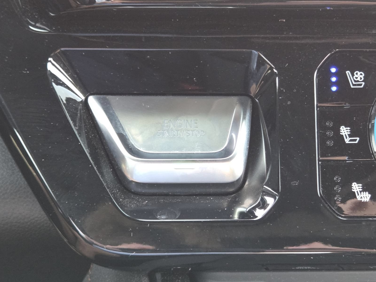 Used 2026 GMC Sierra 2500 AT4 w/ AT4 Premium Plus Package AWD/4WD image 11