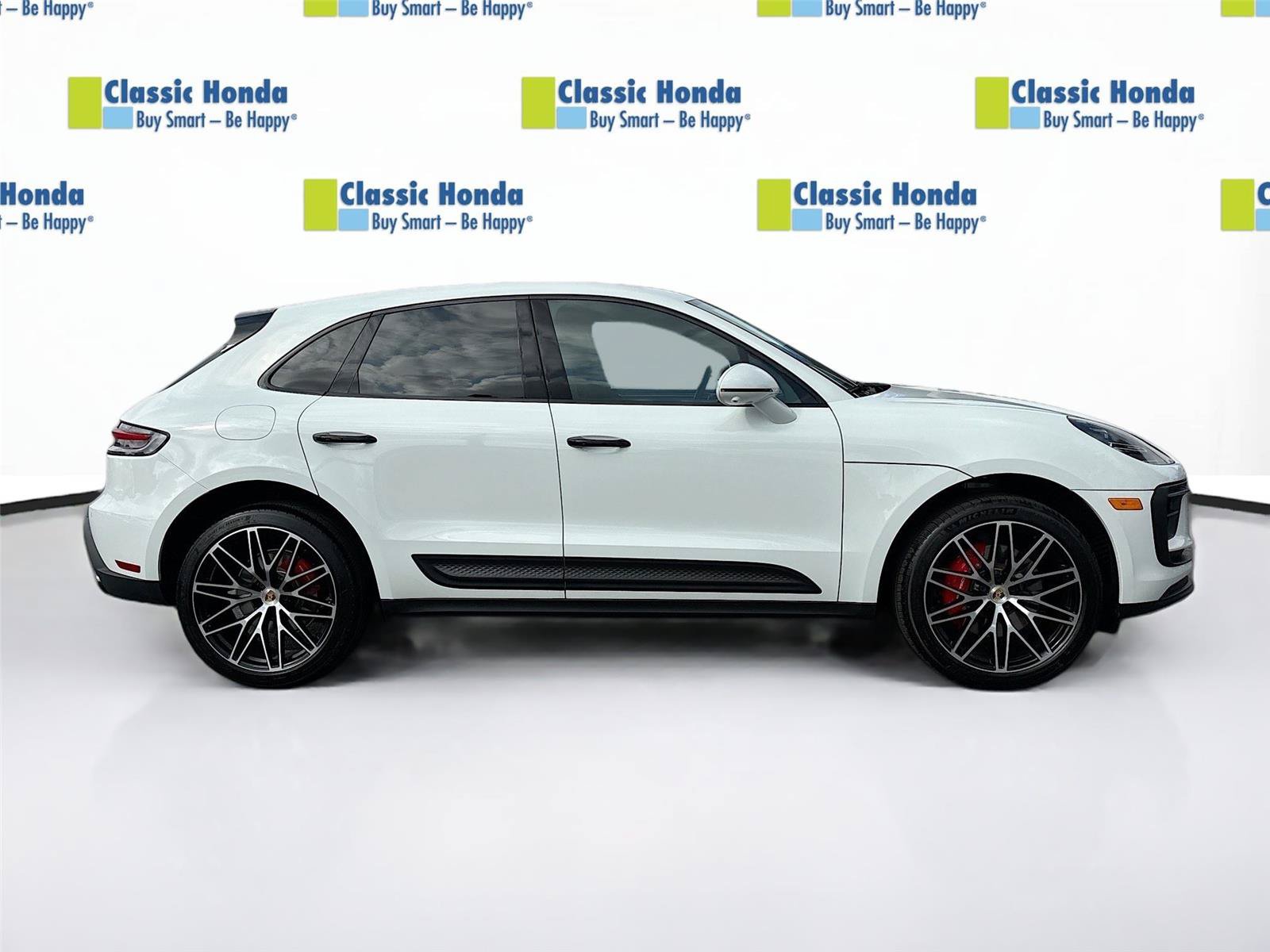 Used 2023 Porsche Macan S AWD/4WD image 9