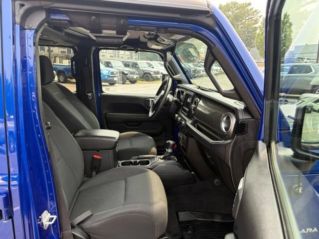 Used 2020 Jeep Wrangler Unlimited Sahara w/ Safety Group AWD/4WD image 28