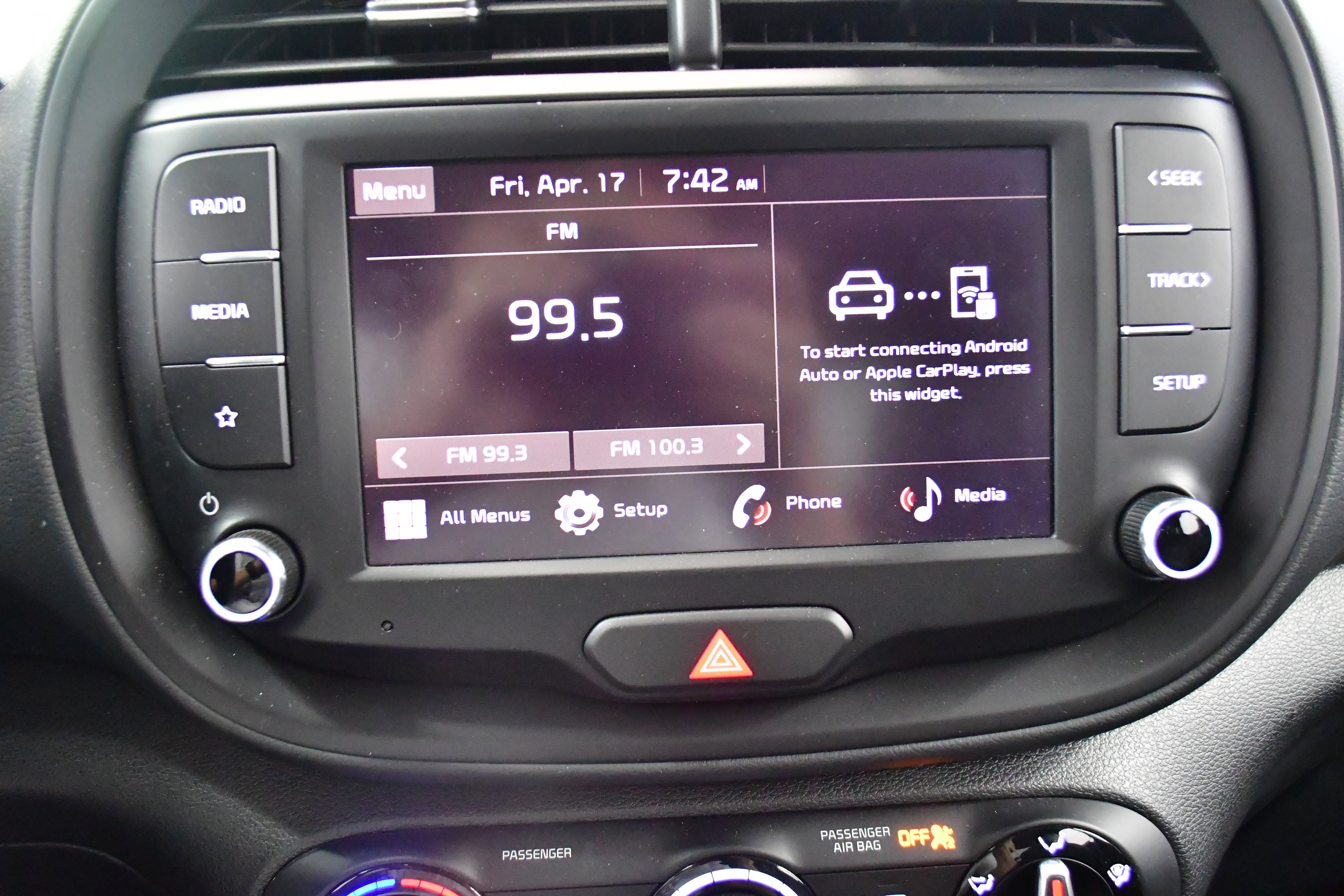 Used 2025 Kia Soul LX w/ LX Technology Package FWD image 24