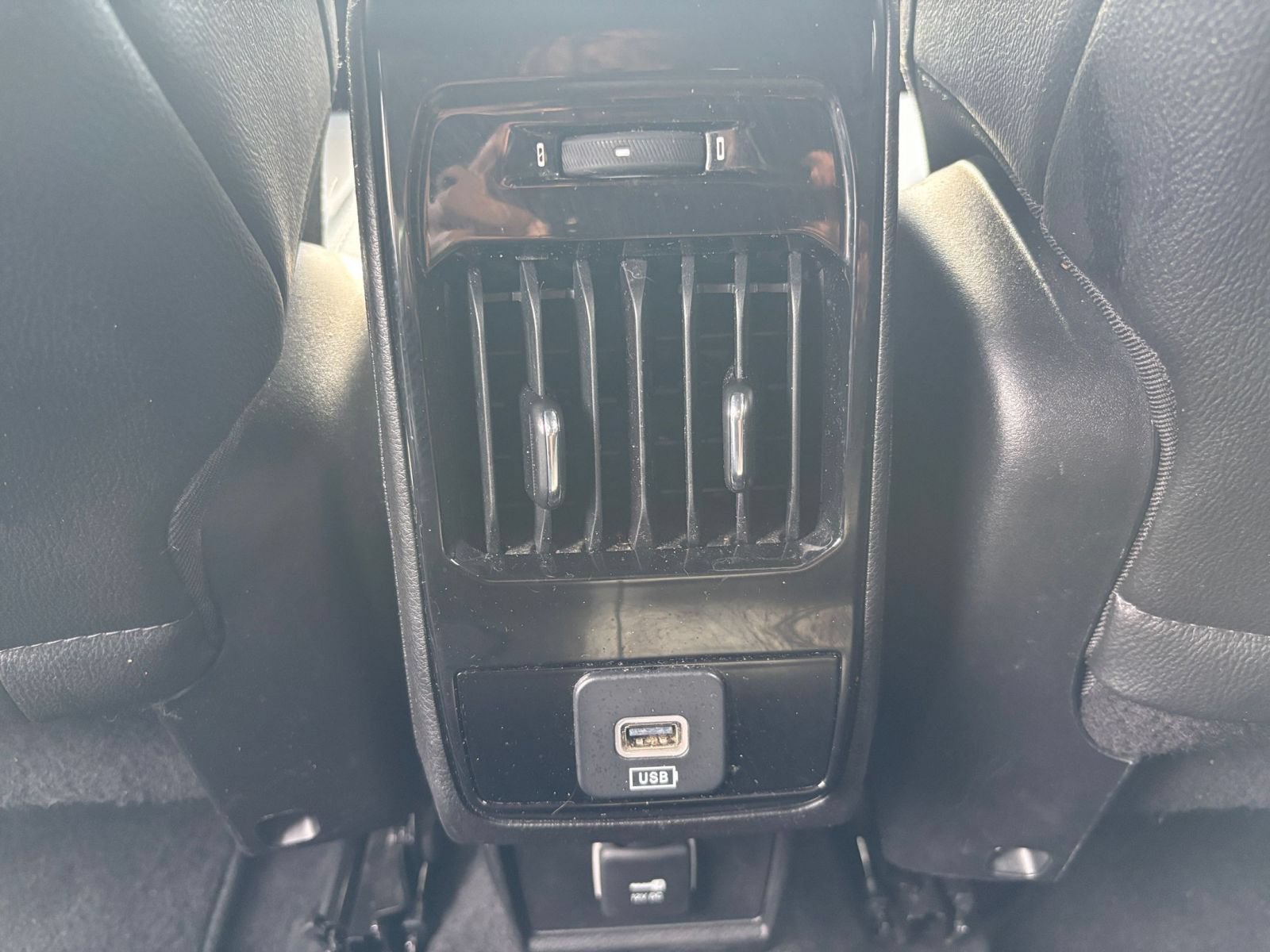 Used 2025 Jeep Compass Limited AWD/4WD image 22
