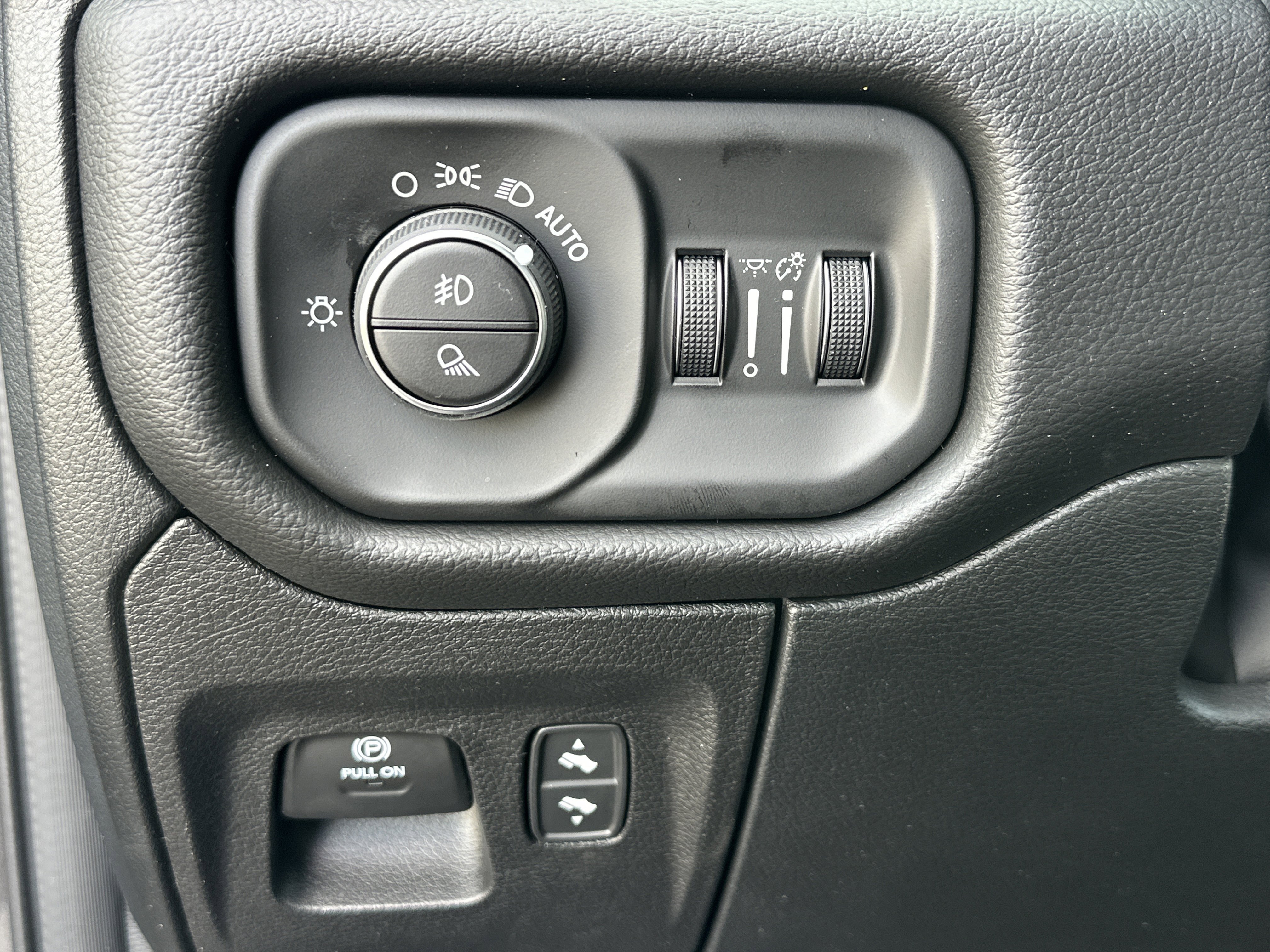 New 2026 RAM 1500 Big Horn AWD/4WD image 12