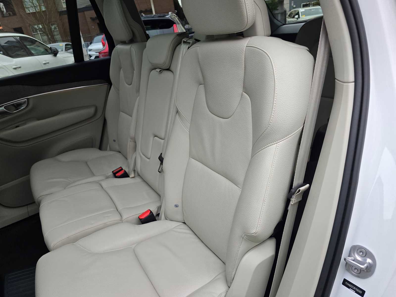 Certified 2024 Volvo XC90 T8 Plus image 17