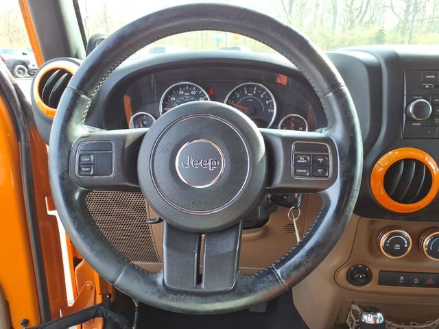 Used 2012 Jeep Wrangler Unlimited Sahara AWD/4WD image 16