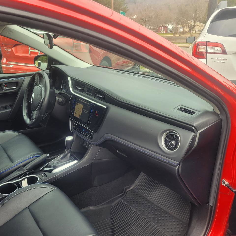 Used 2019 Toyota Corolla XSE image 27