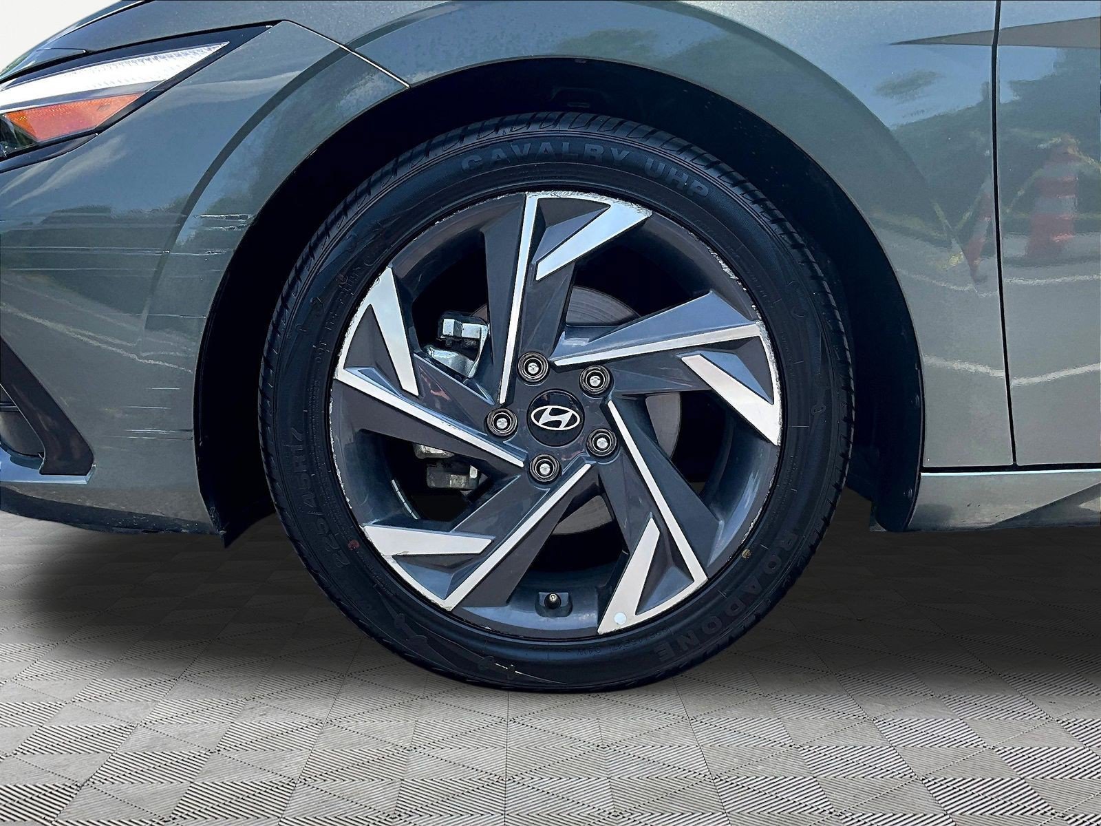 Used 2024 Hyundai Elantra Limited FWD image 34