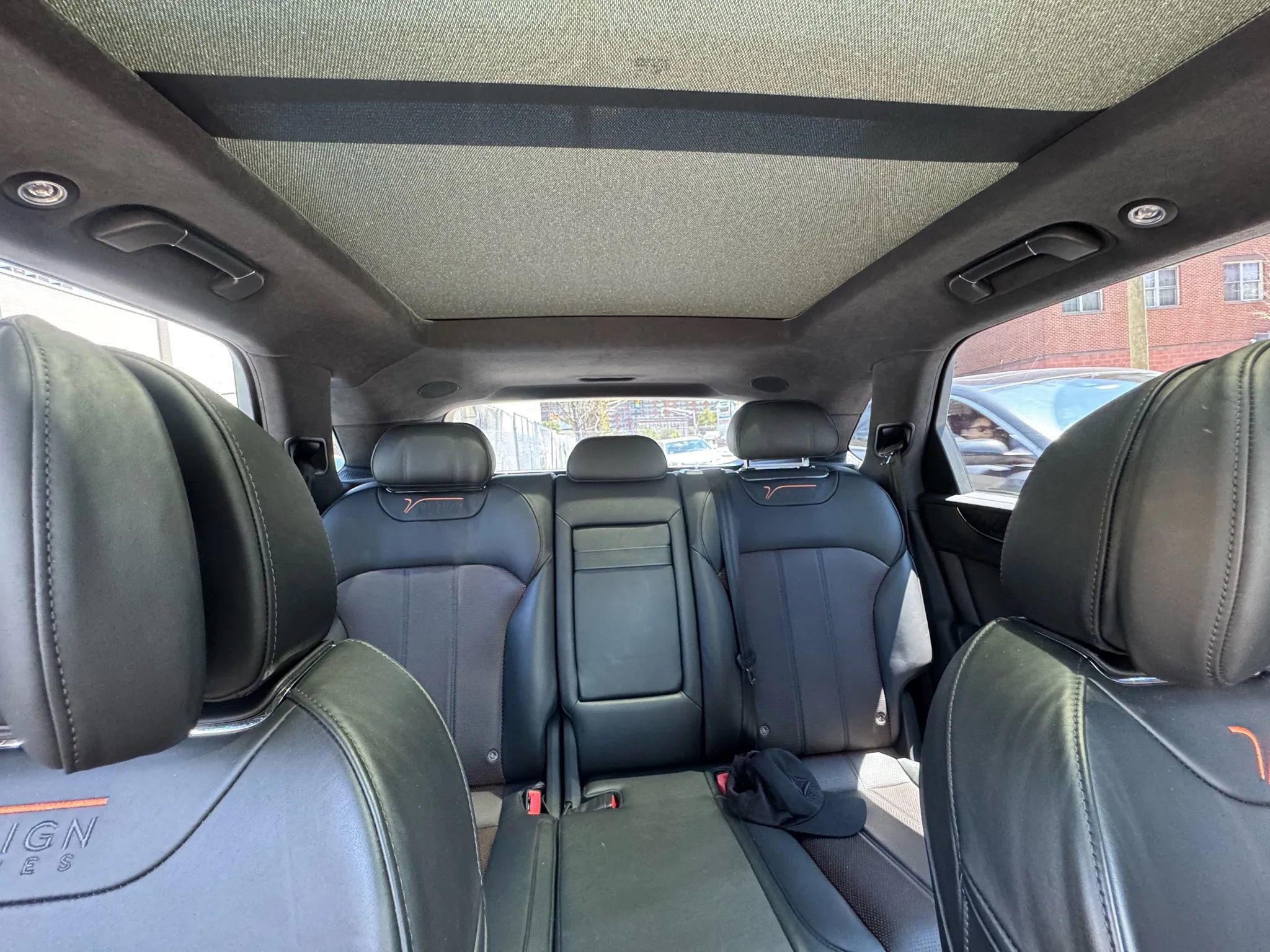 Used 2020 Bentley Bentayga Design Series image 39