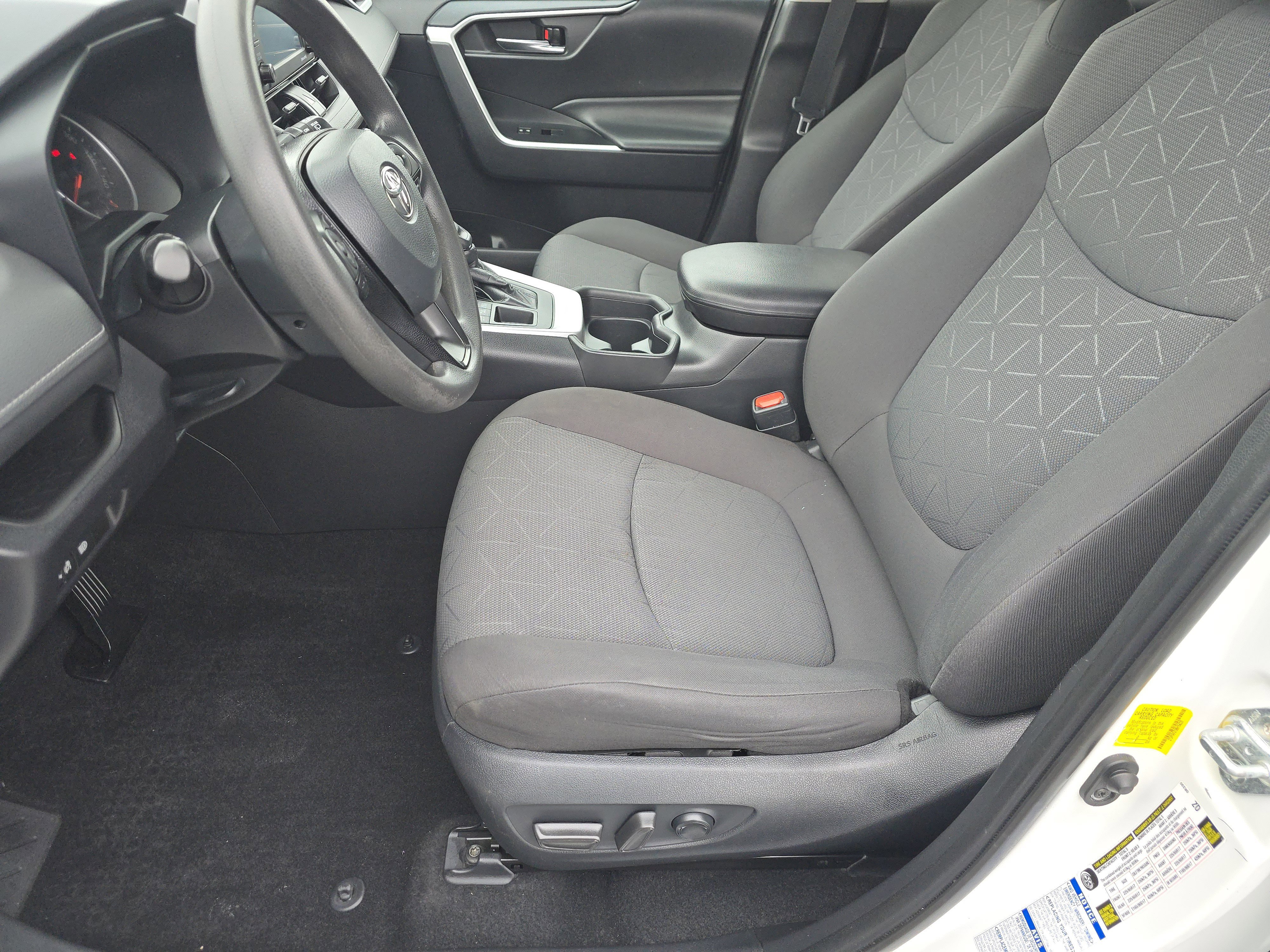 Used 2021 Toyota RAV4 XLE image 17