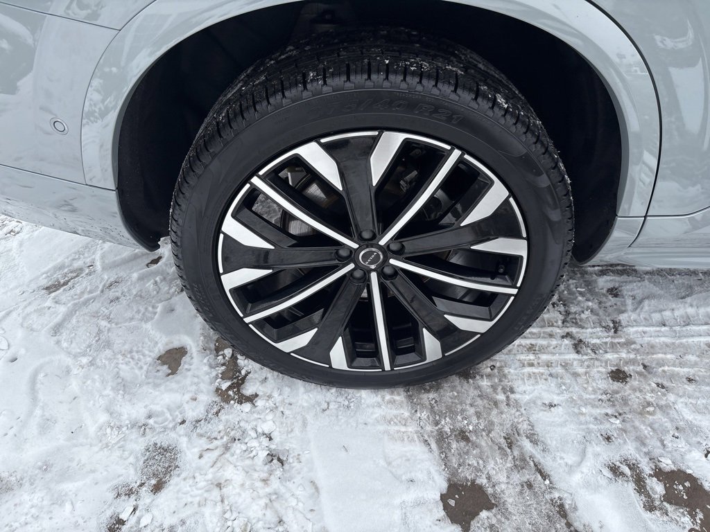 Certified 2025 Volvo XC90 B6 Plus image 15