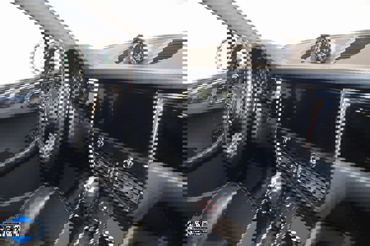 Used 2022 Porsche Macan image 47