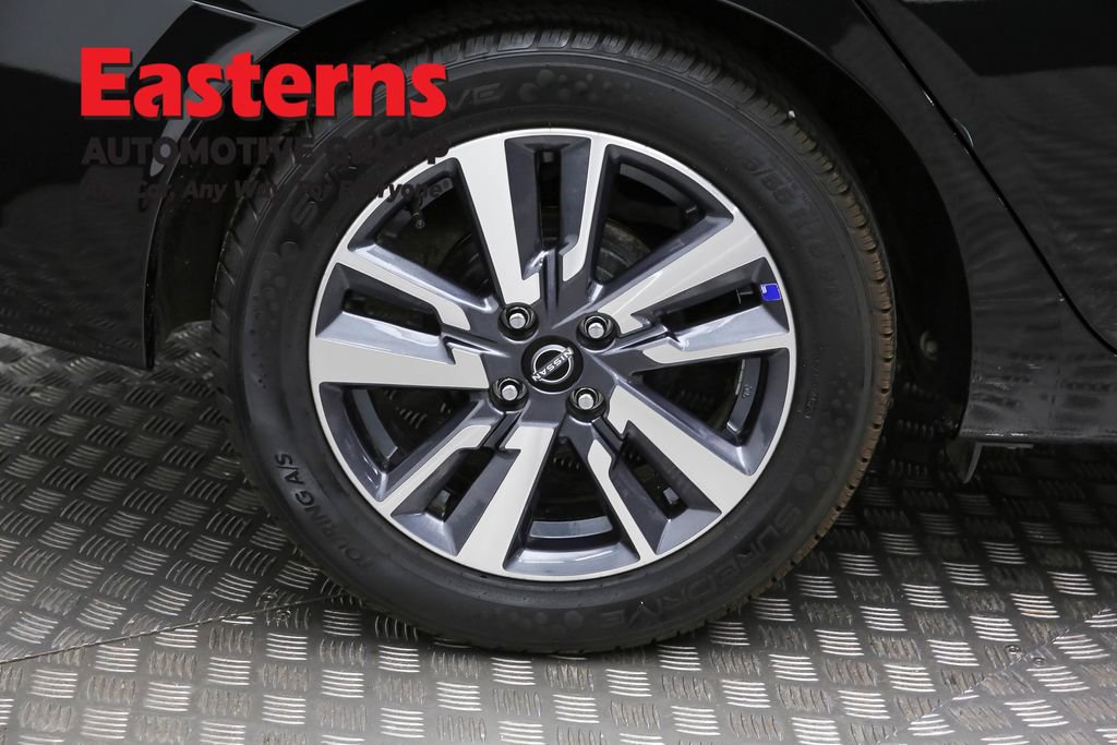 Used 2023 Nissan Versa SV image 30