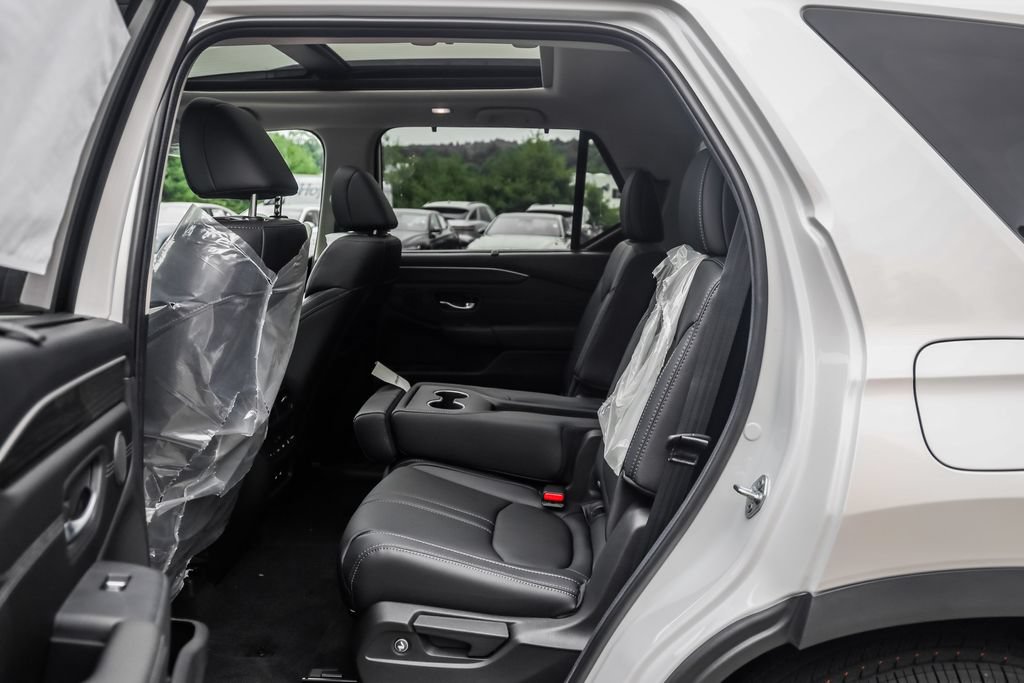 New 2026 Honda Pilot Touring image 10