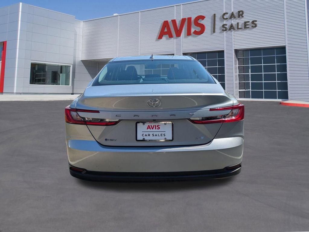 Used 2025 Toyota Camry LE image 7