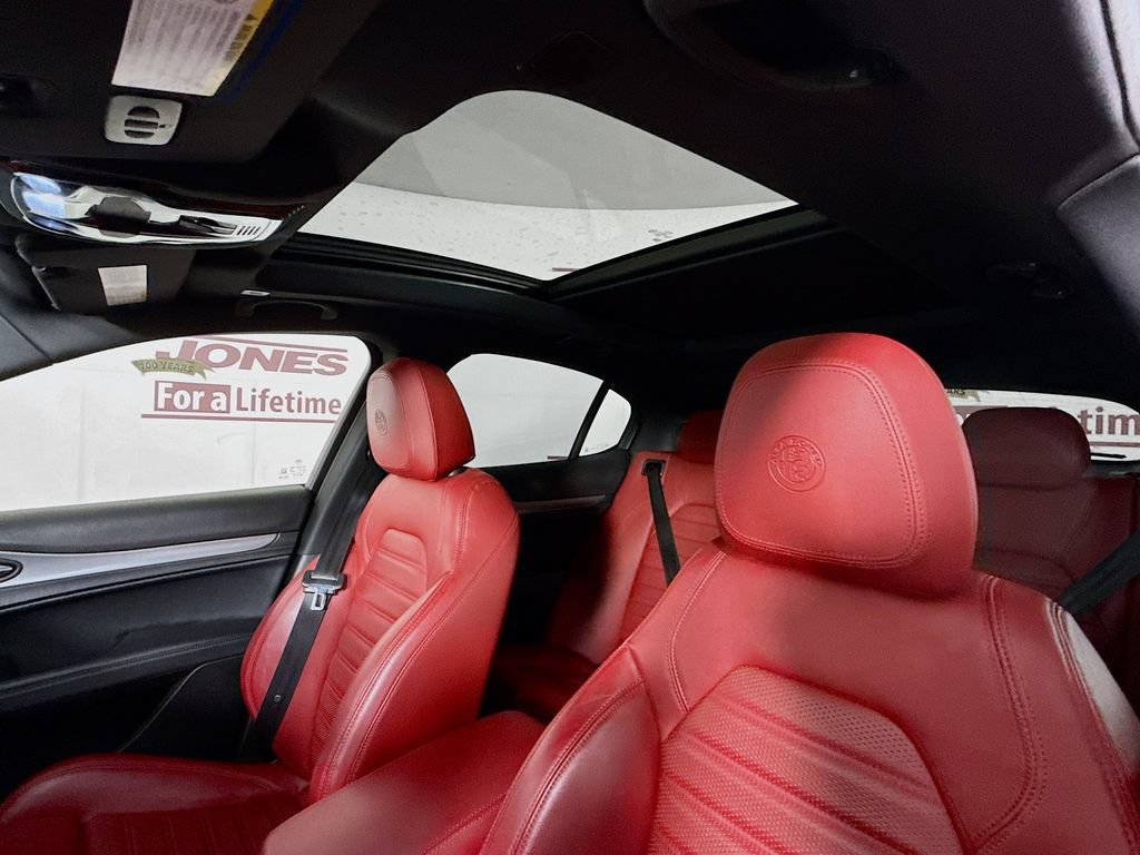 Used 2023 Alfa Romeo Stelvio Veloce AWD/4WD image 11