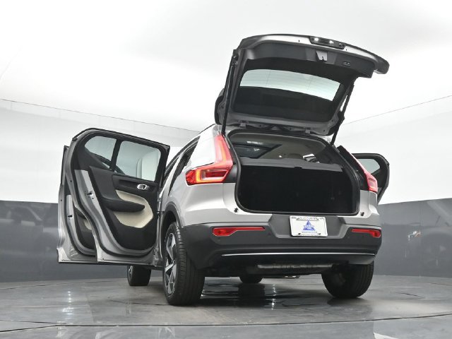 Used 2024 Volvo XC40 B5 Plus AWD/4WD image 49