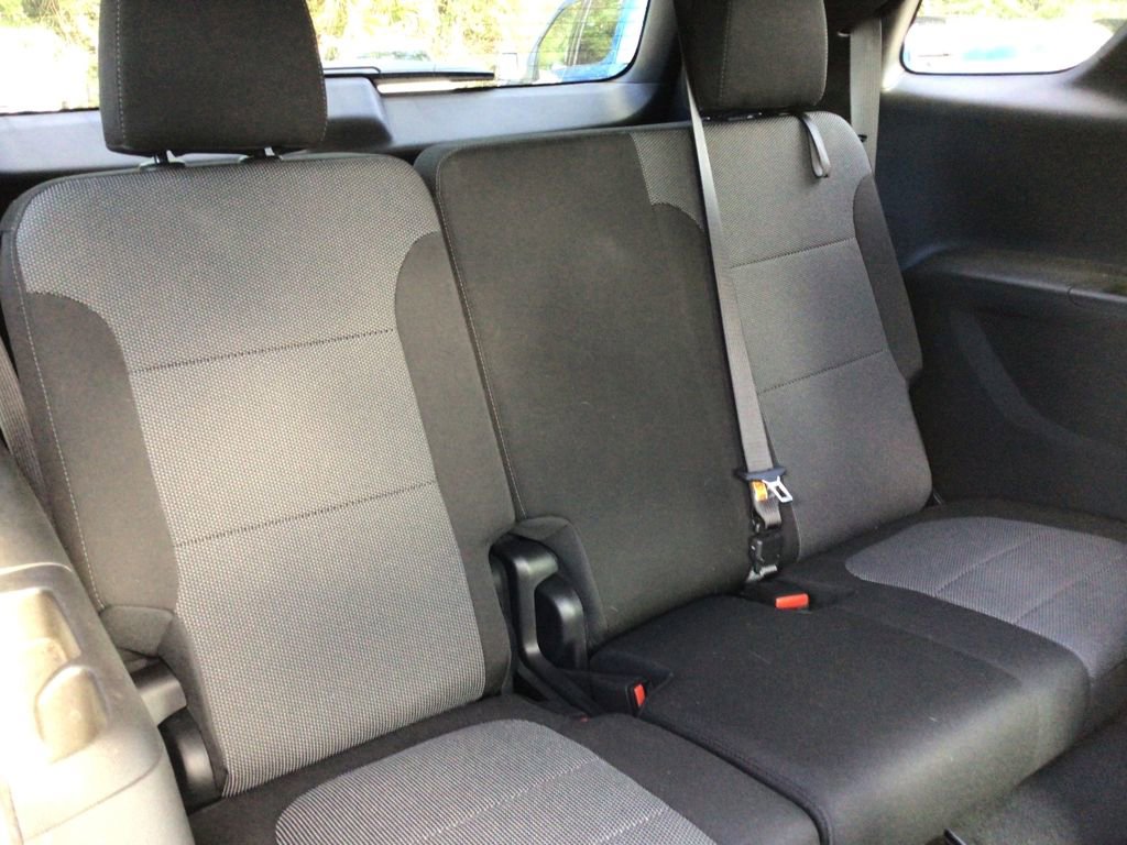Used 2023 Chevrolet Traverse LT image 29