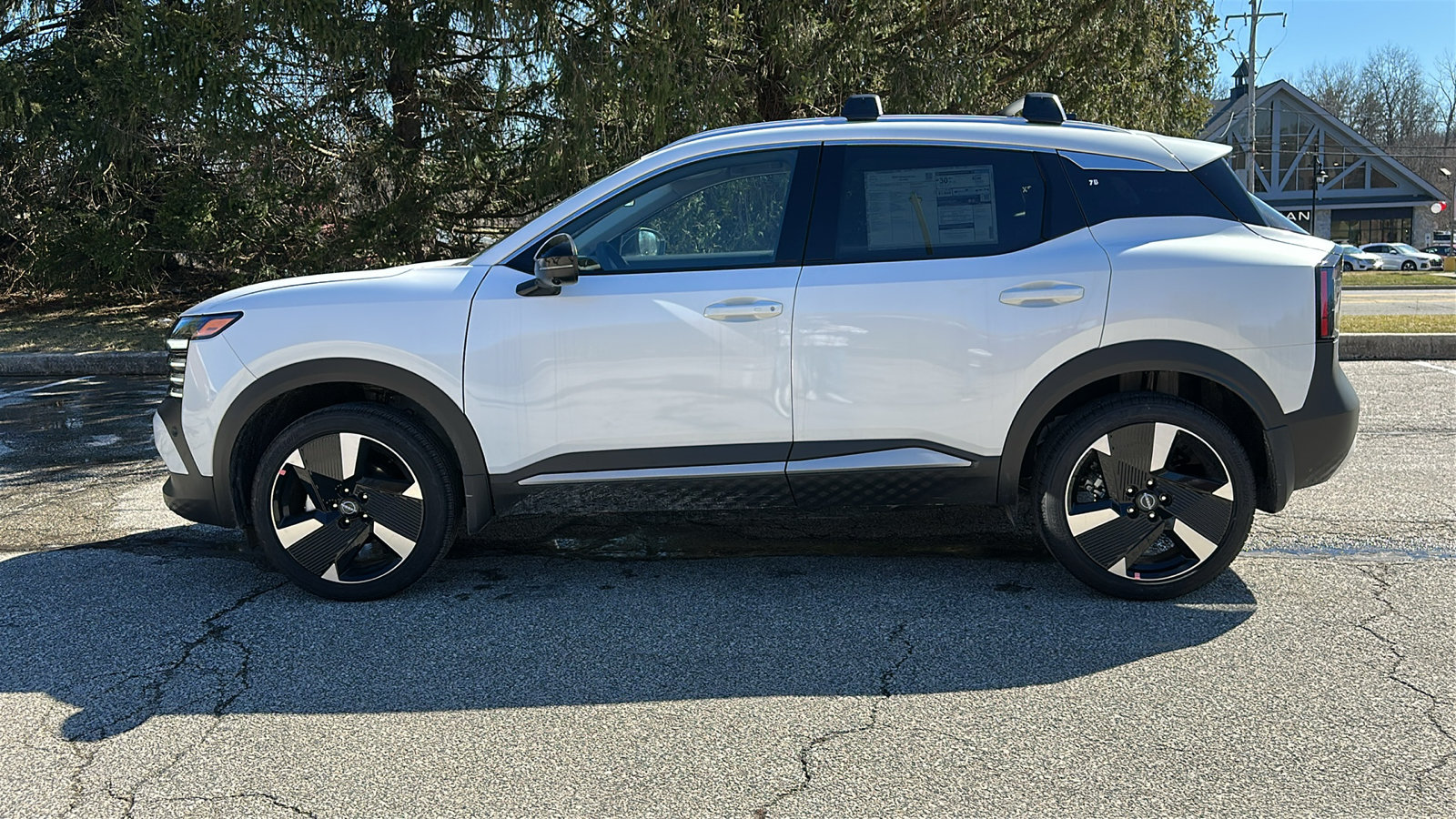 New 2026 Nissan Kicks SR AWD/4WD image 17