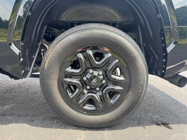 Used 2023 Toyota Tundra SR AWD/4WD image 12