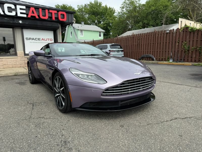 Used 2017 Aston Martin DB11 V12 RWD image 4