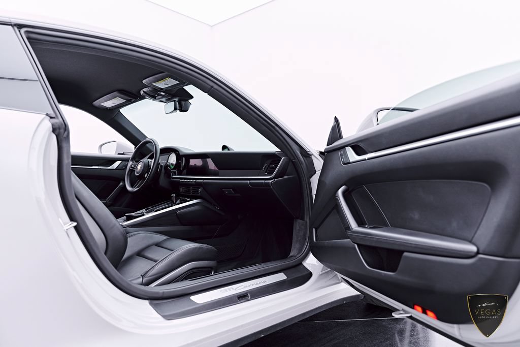Used 2023 Porsche 911 Carrera RWD image 32