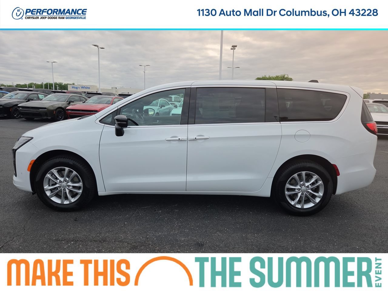 New 2027 Chrysler Pacifica Select w/ Family Tech Group AWD/4WD image 4