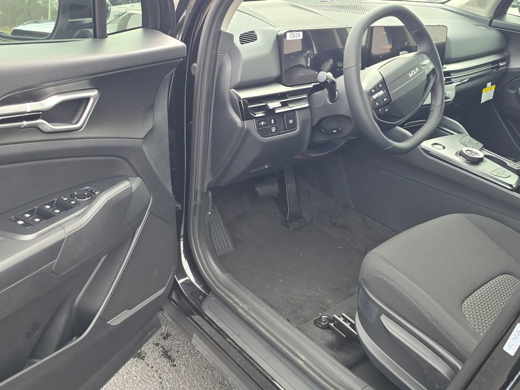 New 2026 Kia Sportage LX image 9