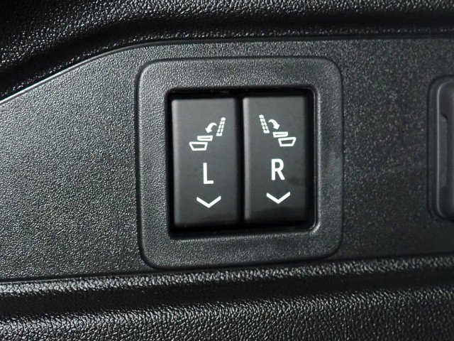 Used 2024 Cadillac Lyriq Sport w/ Nappa Leather Package image 56