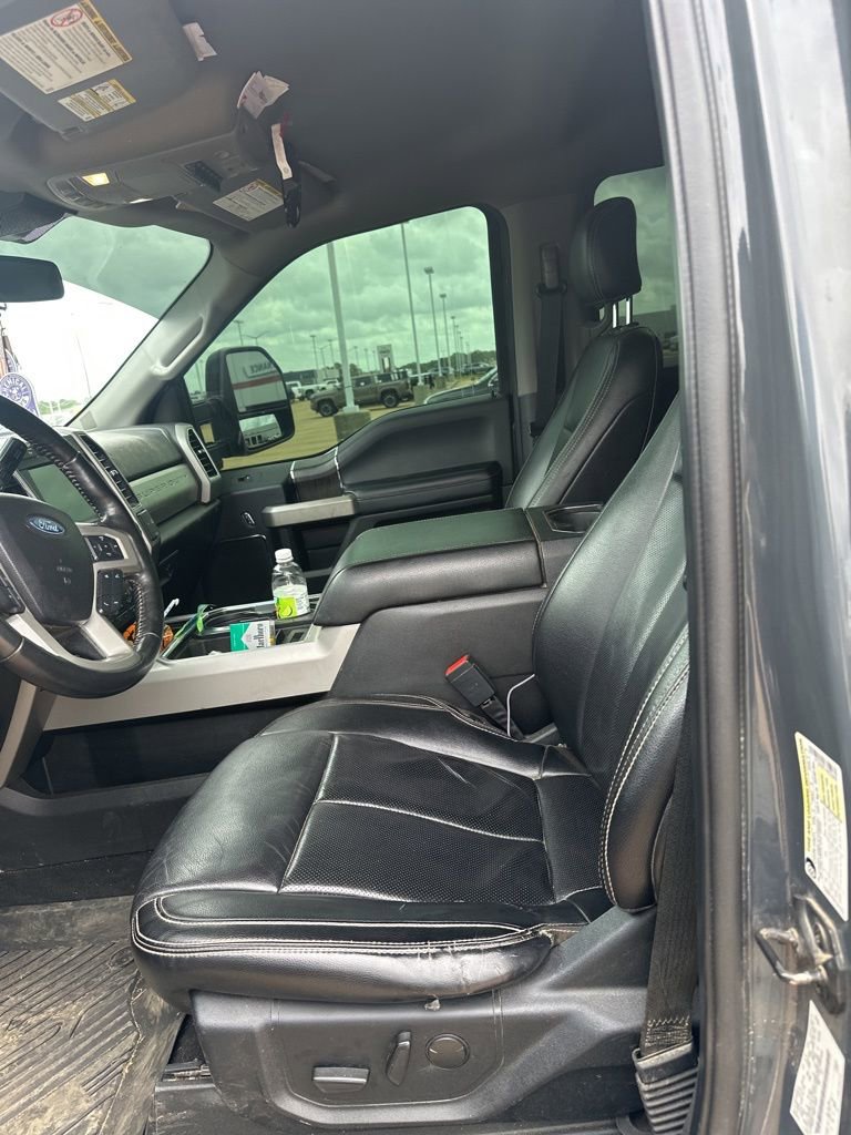 Used 2021 Ford F250 Lariat image 2
