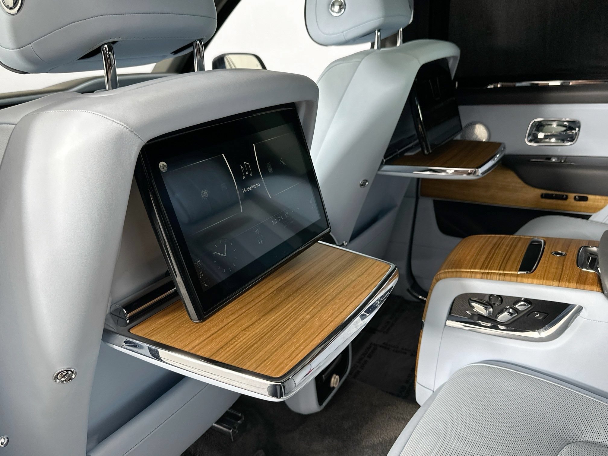 Certified 2019 Rolls-Royce Cullinan AWD/4WD image 25