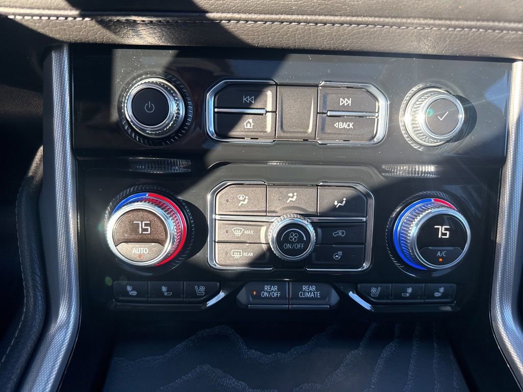 Used 2023 GMC Yukon Denali w/ Denali Reserve Package image 26
