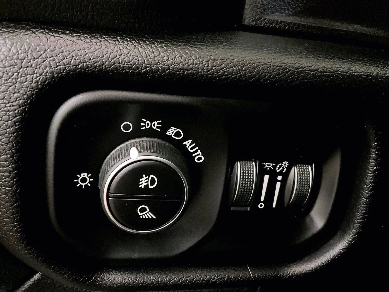 Used 2022 RAM 3500 Laramie image 30