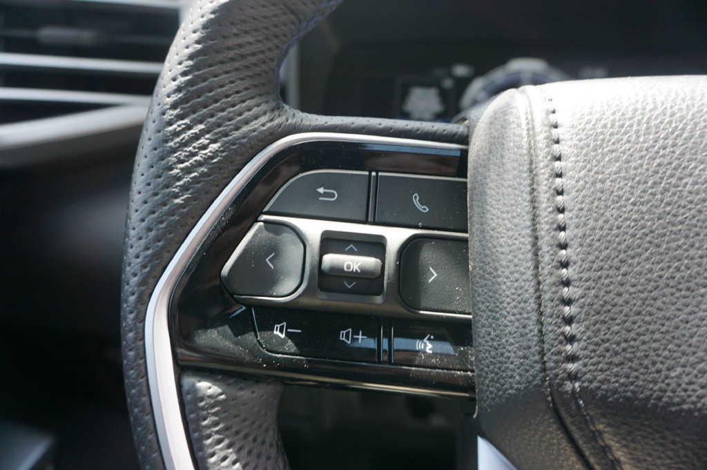 Used 2025 Toyota Tundra Platinum AWD/4WD image 8