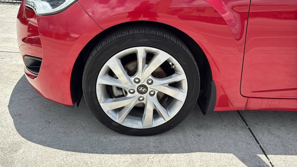 Used 2016 Hyundai Veloster FWD image 17