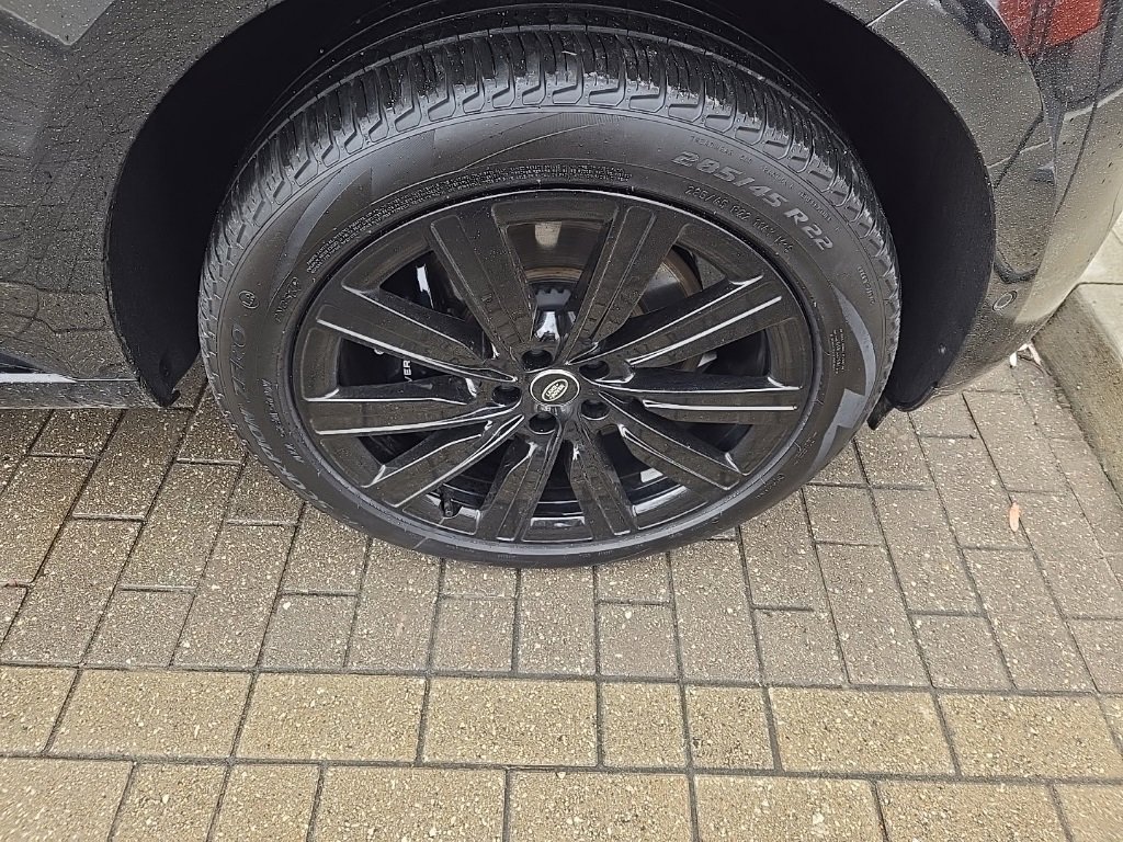 Used 2025 Land Rover Range Rover SE image 11