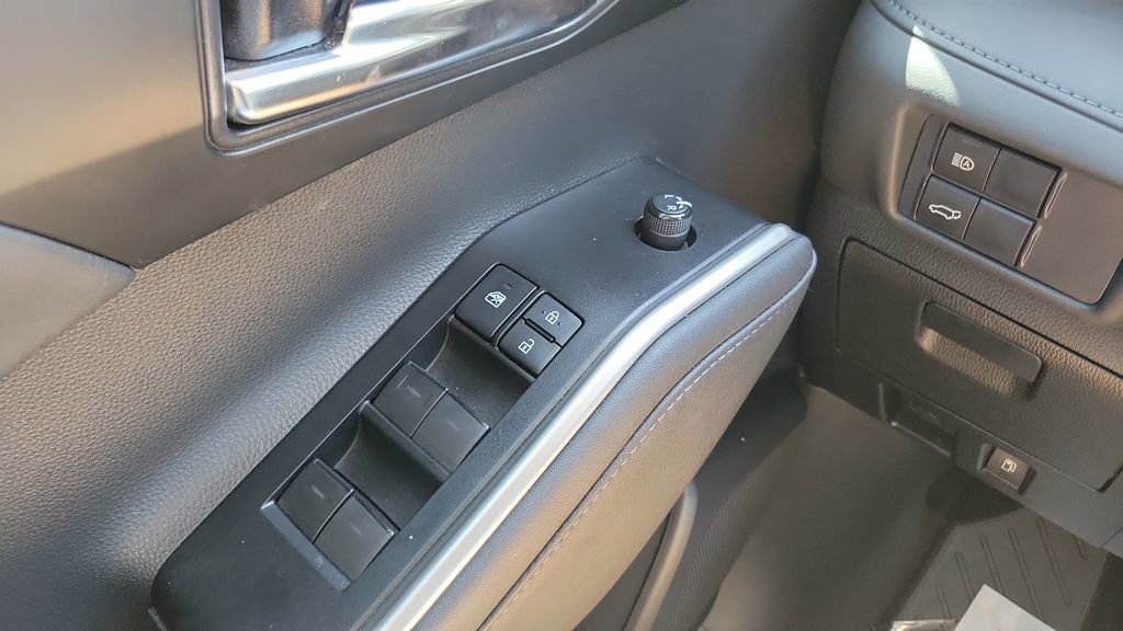 Used 2021 Toyota Highlander XLE image 20